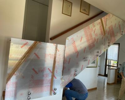 dime in opera per costruzione parapetto in vetro