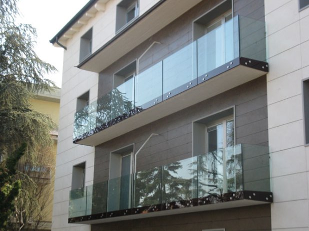 balconi trasparenti in vetro