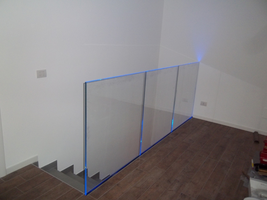 parapetto in vetro con LED