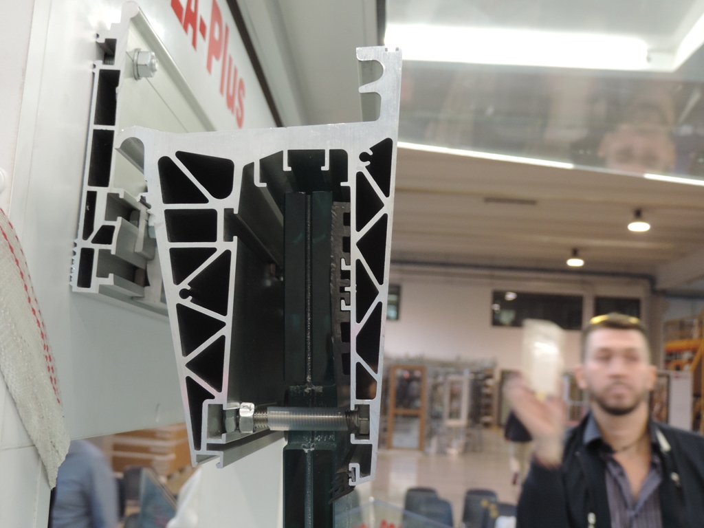 pensilina sospesa a sbalso profilo