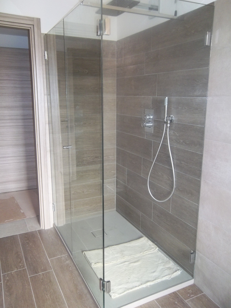 box doccia in vetro con trattamento anticalcare