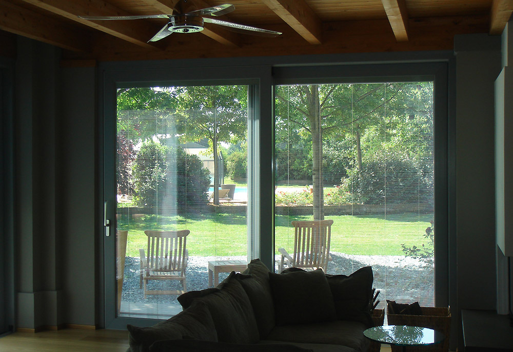 vetro con veneziana interna