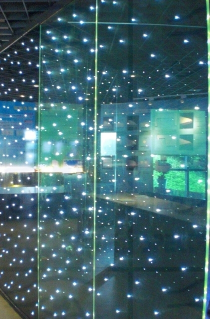 parete in vetro divisoria vetro led