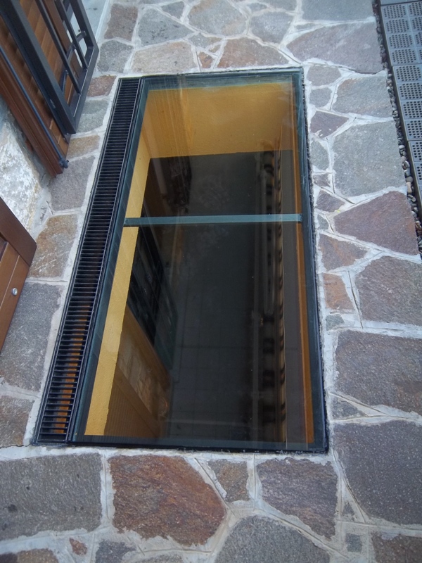 vetro calpestabile trasparente