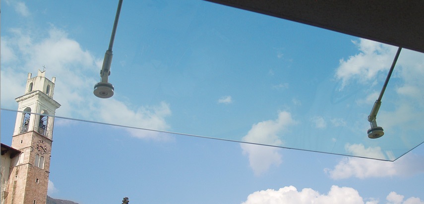 tettoia in vetro esterna