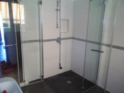 box doccia in vetro con due porte impacchettabili