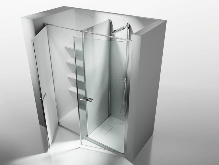 ripostiglio in vetro con mensole