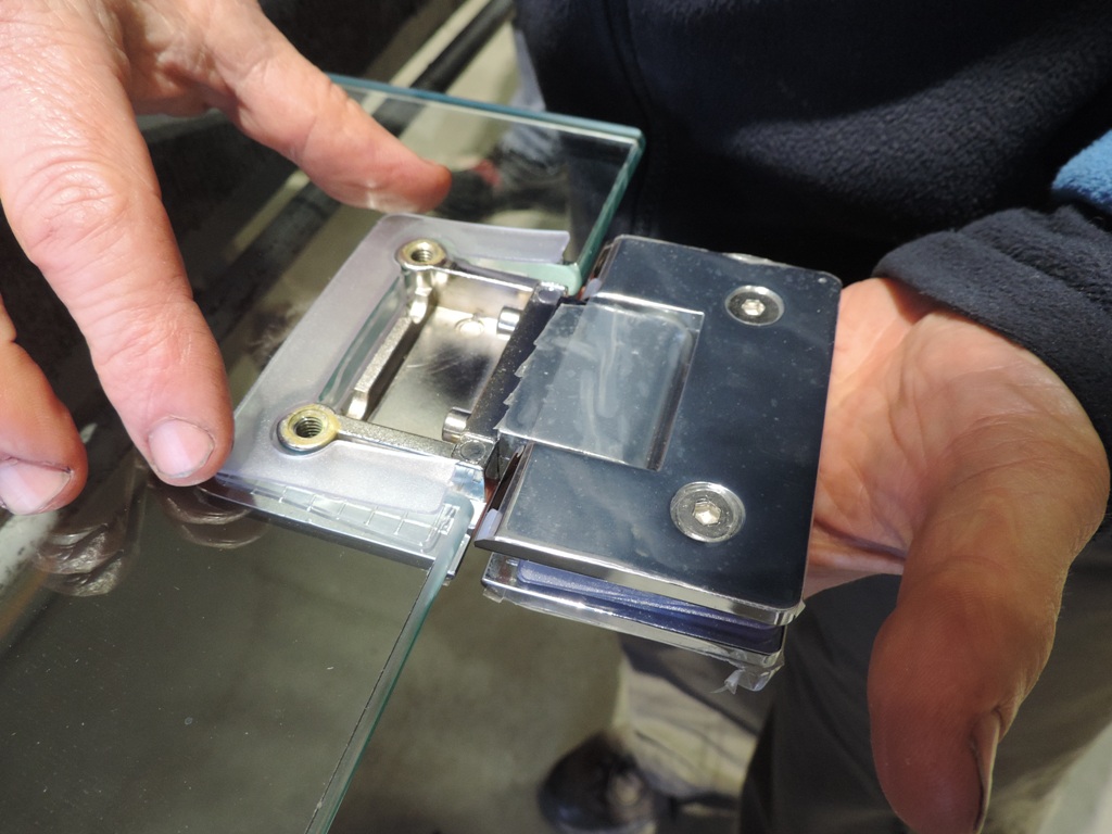 ferramenta box doccia in vetro