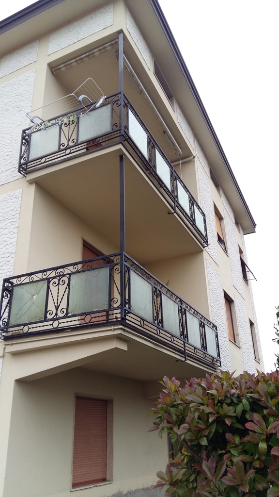 sostituzione della ringhiera in ferro