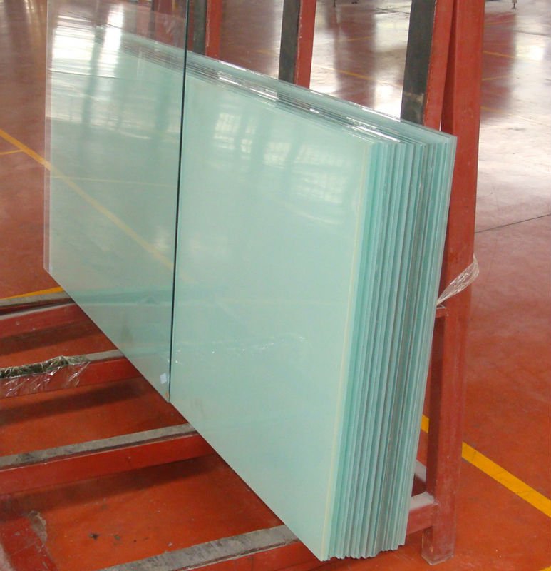 vetro satinato e laminato per balconi