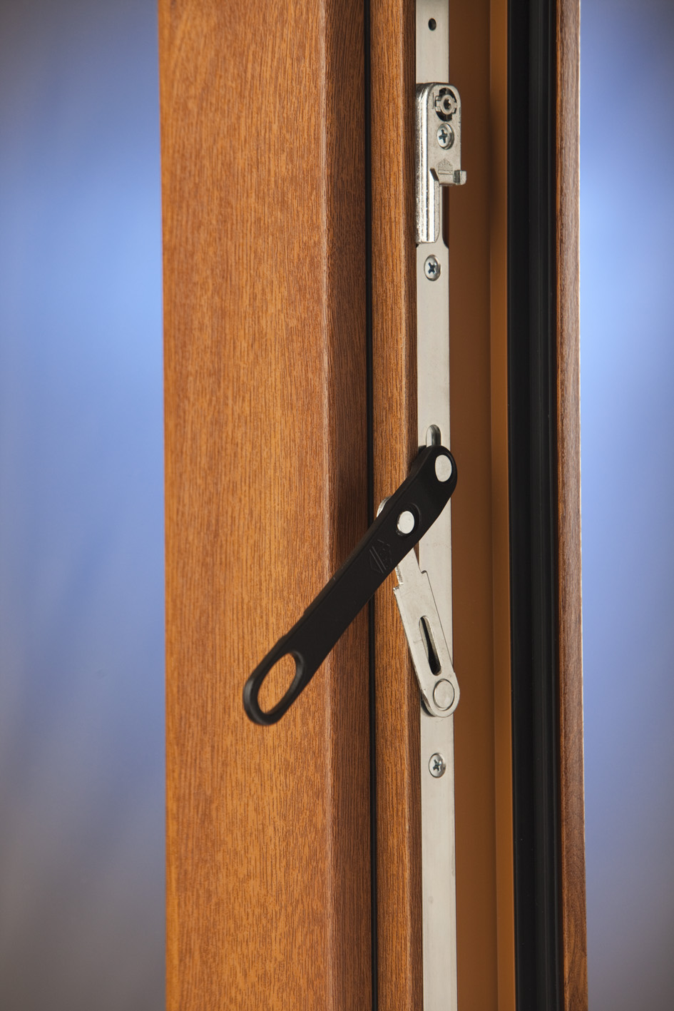 asta a leva che movimenta la ferramenta perimetrale