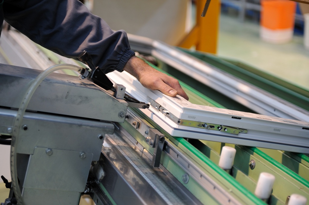 PVC-posa della ferramenta perimetrale