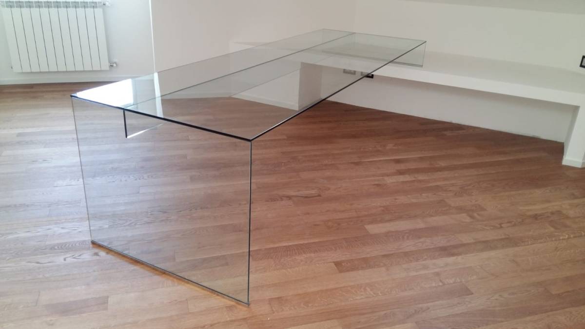 tavolo tutto vetro incollato raggi uv