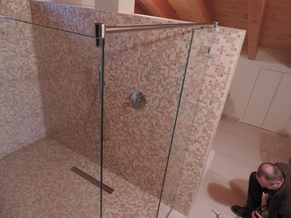 fissaggio della parete in vetro lunga