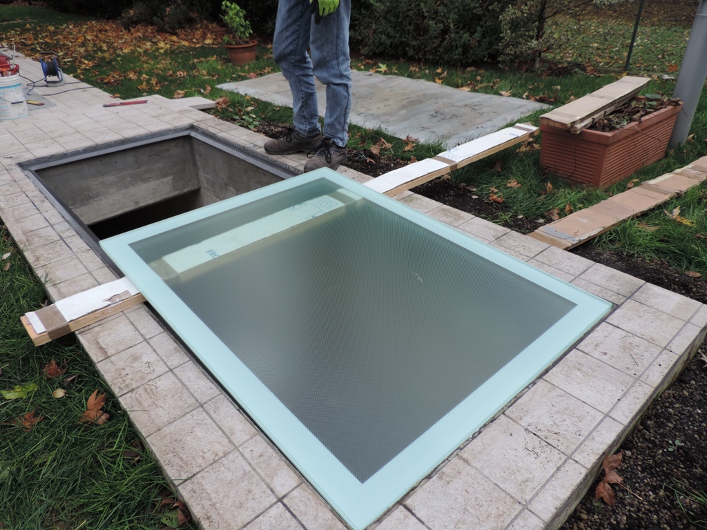 appoggio del vetro calpestabile in sede