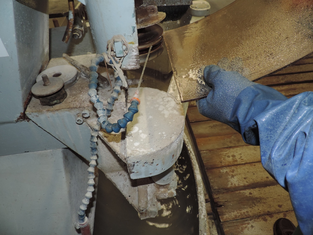 arrotondamento degli spigoli del vetro ceramico esistente