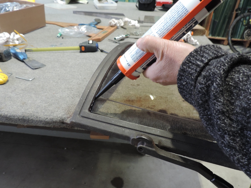 siliconatura esterna con silicone per le alte temperature