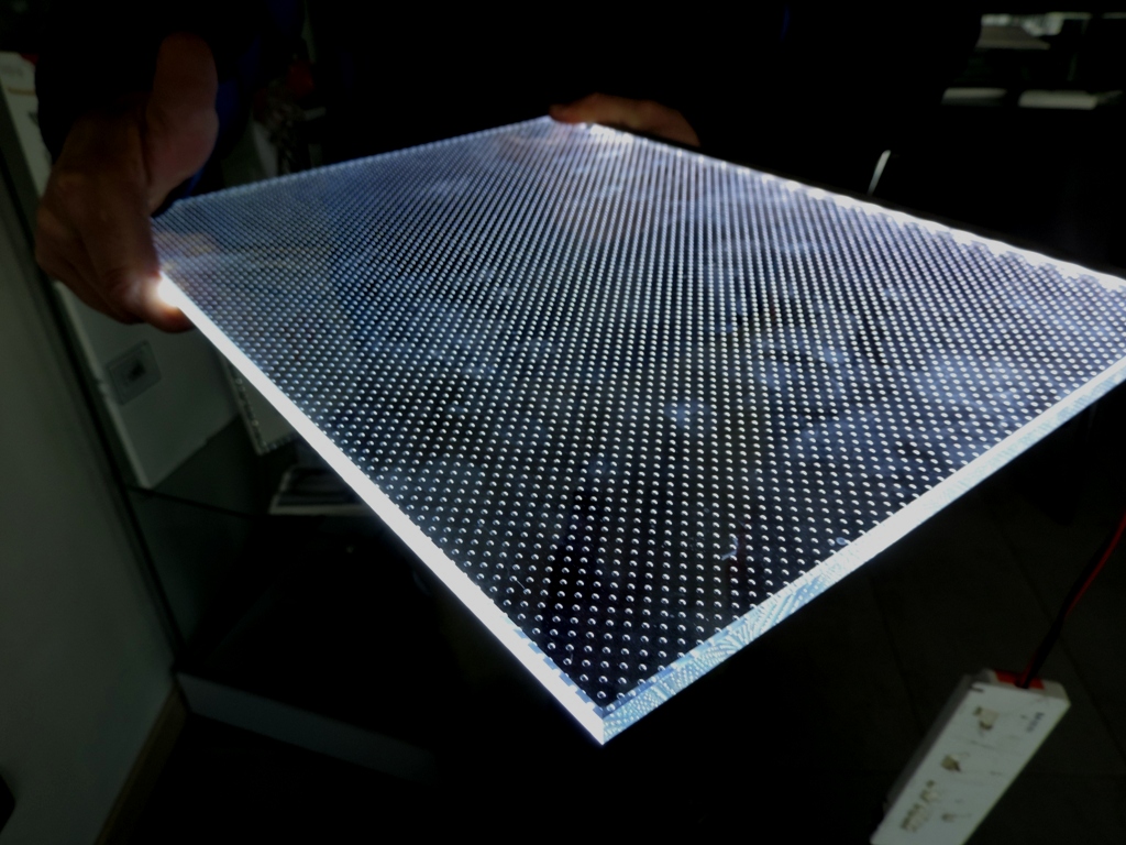 Vetro illuminato con il Led