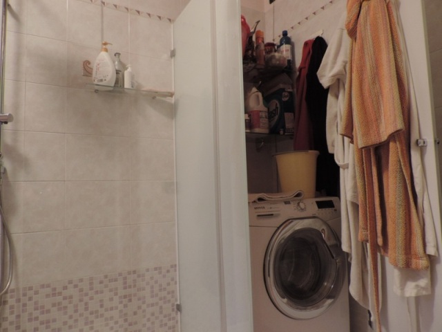 box in vetro per nascondere la lavatrice