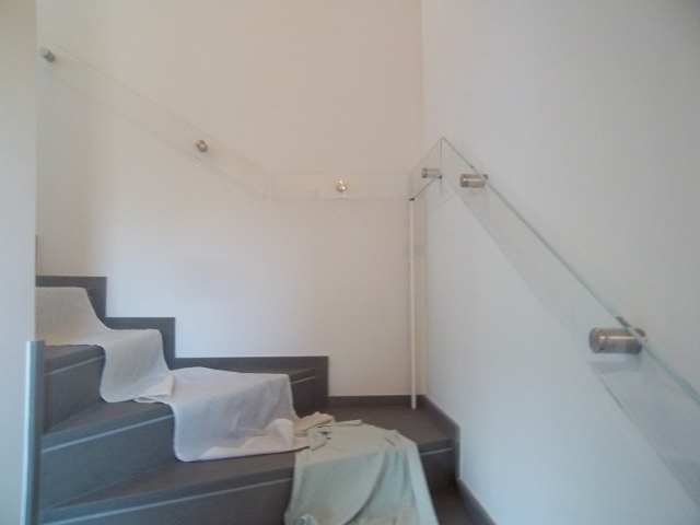 corrimano trasparente per scale