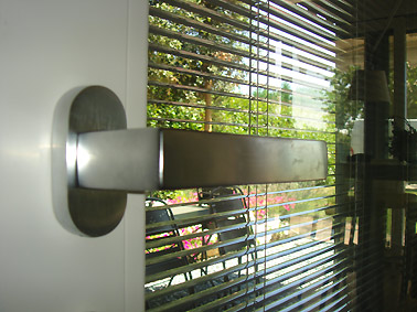 vetro doppio con tendina interna