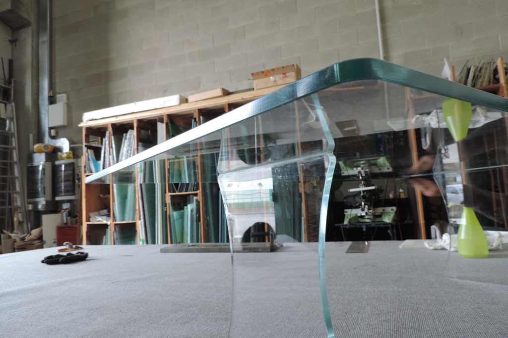 tavolino in vetro incollato raggi UV