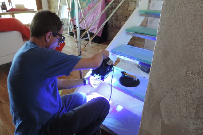 incollaggio gradini uv