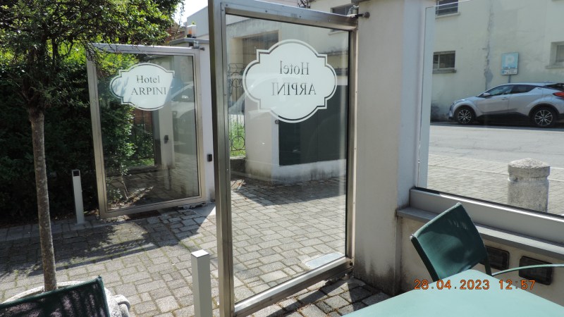 cancelli in acciaio inox con vetri decorati