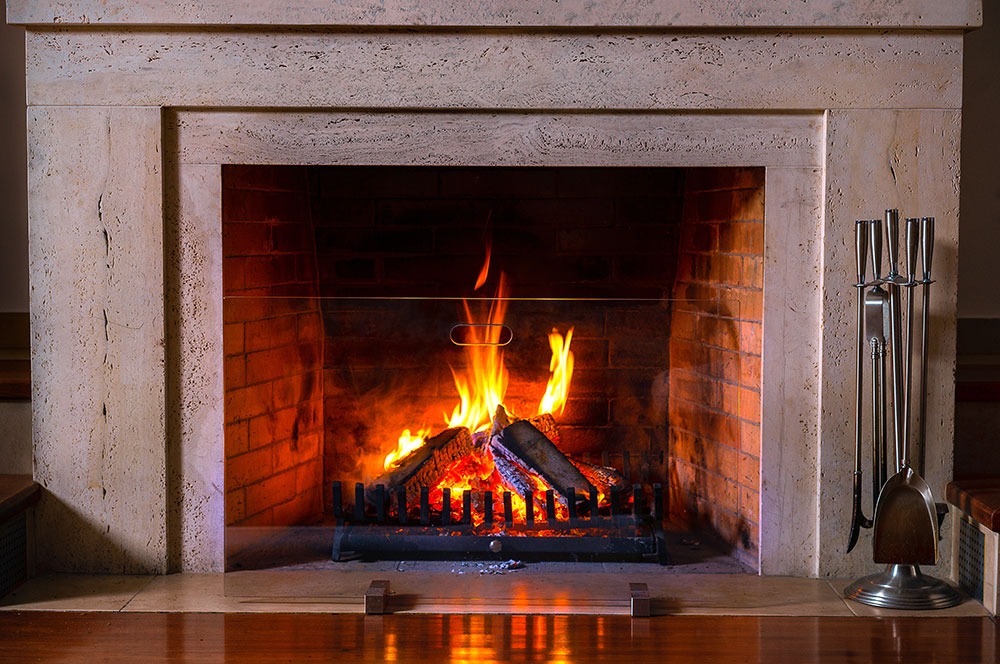 camino classico da chiudere con vetri